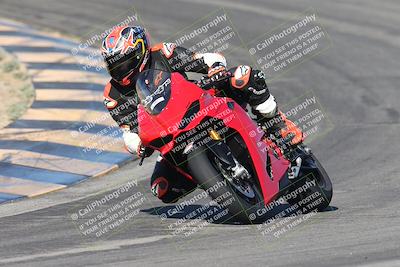 media/Nov-16-2025-Race Pace (Sun) [[8c5fa54630]]/Verified Riders/1-Turns 9 and 10 (925am)/